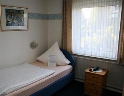 фото отеля Hotel Tannenhof Monchengladbach