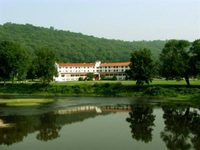 Shawnee Inn on Delaware
