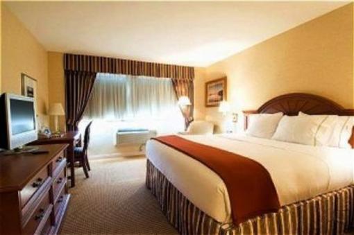 фото отеля Holiday Inn Express Lynbrook