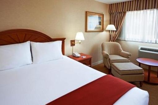 фото отеля Holiday Inn Express Lynbrook