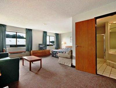 фото отеля Super 8 Plymouth