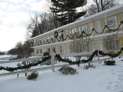 фото отеля Anton's on the Lake Country Inn Greenwood Lake