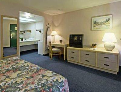 фото отеля Howard Johnson Express Inn Norco