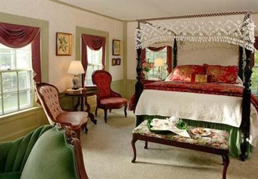 фото отеля Captain's House Inn