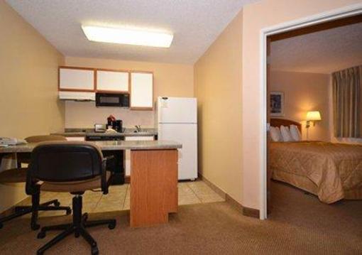 фото отеля Mainstay Suites Dubuque