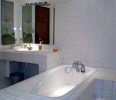 фото отеля Hotel Les Templiers Aigues-Mortes