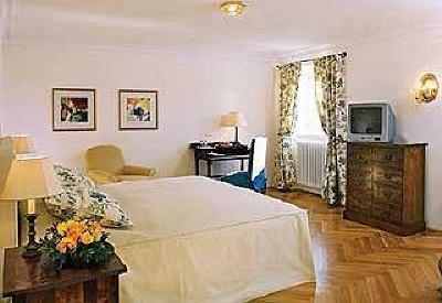 фото отеля Schlosshotel Restaurant Goldener Engl