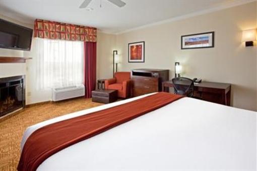 фото отеля Holiday Inn Express Hotel & Suites Katy
