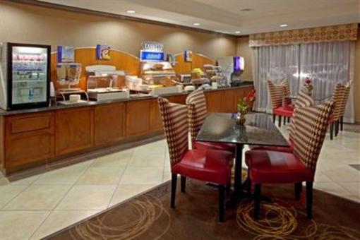 фото отеля Holiday Inn Express Hotel & Suites Katy