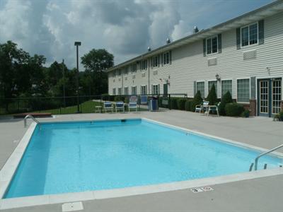 фото отеля National Heritage Inn and Suites