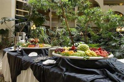 фото отеля Embassy Suites Hotel Seattle - North / Lynnwood