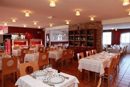 фото отеля Hotel Donibane