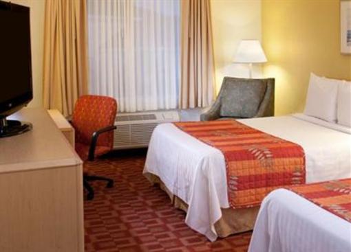 фото отеля Fairfield Inn & Suites Lake Buena Vista in the Marriott Village