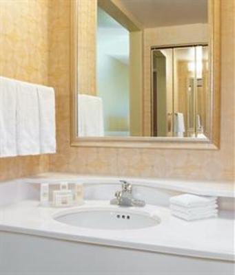 фото отеля Fairfield Inn & Suites Lake Buena Vista in the Marriott Village