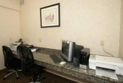фото отеля BEST WESTERN Macomb Inn