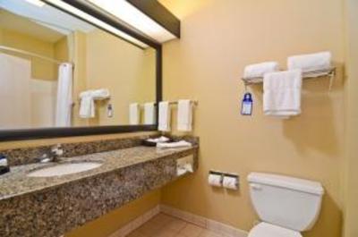 фото отеля BEST WESTERN Macomb Inn