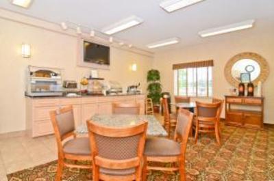 фото отеля BEST WESTERN Macomb Inn