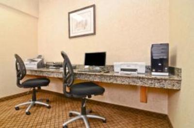 фото отеля BEST WESTERN Macomb Inn