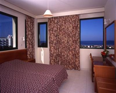 фото отеля Isaac Hotel Apartments Paralimni
