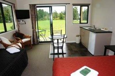 фото отеля Waitomo TOP 10 Holiday Park