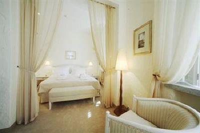фото отеля Savoy Boutique Hotel