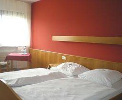 фото отеля Hotel Scharfes Eck Muhlacker