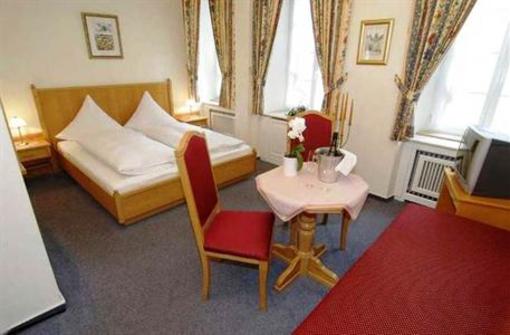фото отеля Hotel Wirtshaus zum Pferdmarkt