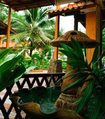 фото отеля Batu Burok Beach Resort