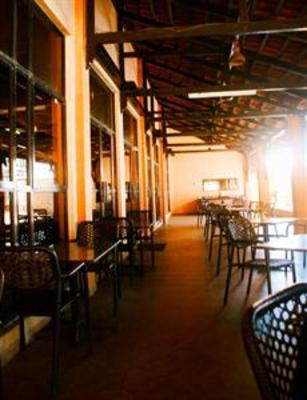 фото отеля Batu Burok Beach Resort