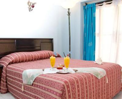 фото отеля Batu Burok Beach Resort