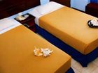 фото отеля Batu Burok Beach Resort