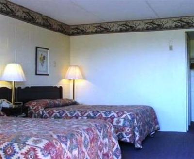 фото отеля Red Carpet Inn Rome (New York)