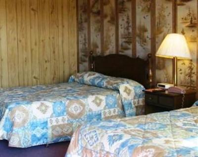 фото отеля Red Carpet Inn Rome (New York)