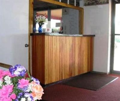 фото отеля Red Carpet Inn Rome (New York)