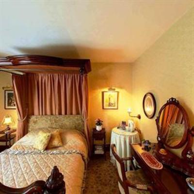 фото отеля The Wind in the Willows Hotel Glossop