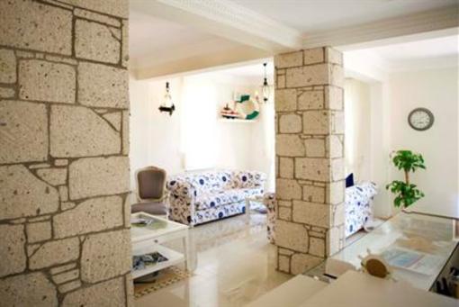 фото отеля Alacati Marina Palace