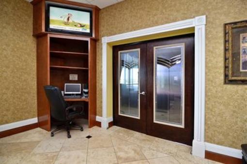 фото отеля BEST WESTERN Fayetteville Inn
