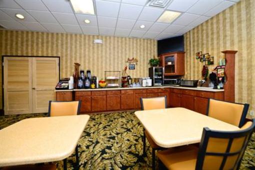 фото отеля BEST WESTERN Fayetteville Inn