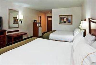 фото отеля Holiday Inn Express Warrensburg