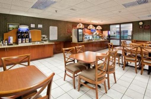 фото отеля Holiday Inn Express Warrensburg