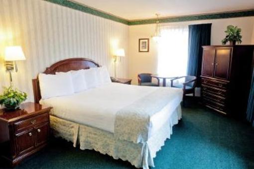 фото отеля Emerald Dolphin Inn