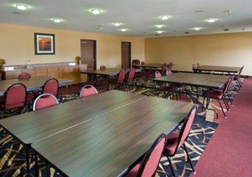 фото отеля Comfort Inn & Suites Mount Pleasant