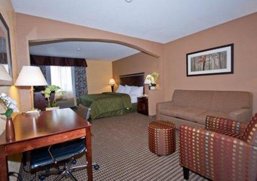 фото отеля Comfort Inn & Suites Mount Pleasant
