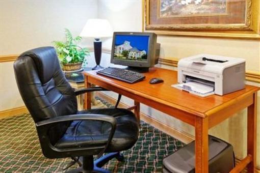 фото отеля Holiday Inn Express Hotel & Suites Elkhart-South