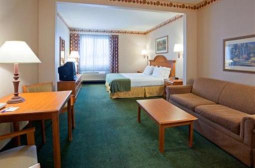фото отеля Holiday Inn Express Hotel and Suites Winner