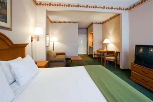 фото отеля Holiday Inn Express Hotel and Suites Winner