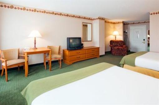 фото отеля Holiday Inn Express Hotel and Suites Winner