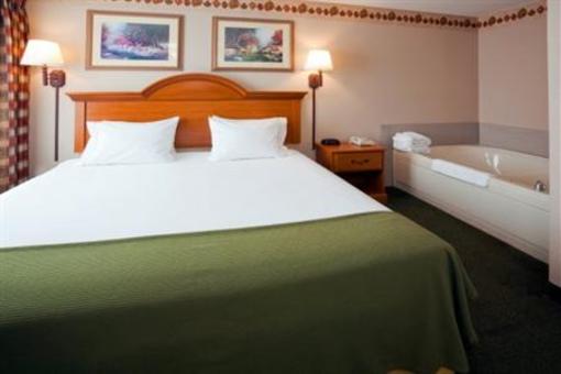 фото отеля Holiday Inn Express Hotel and Suites Winner