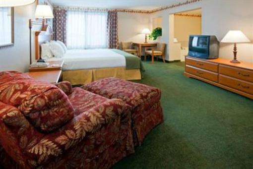 фото отеля Holiday Inn Express Hotel and Suites Winner