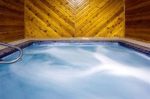 фото отеля Holiday Inn Express Hotel and Suites Winner